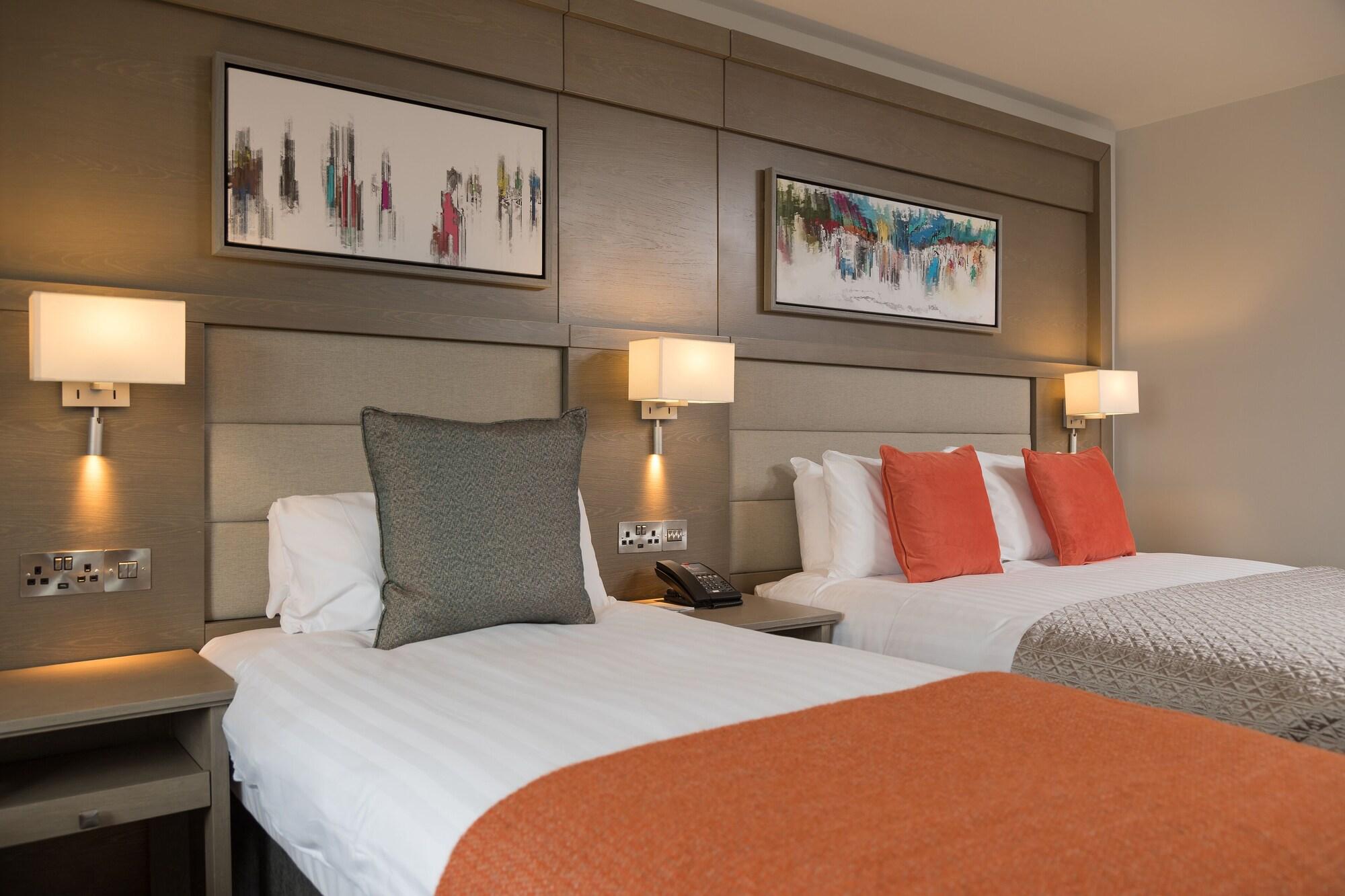 Mcwilliam Park Hotel Claremorris Extérieur photo