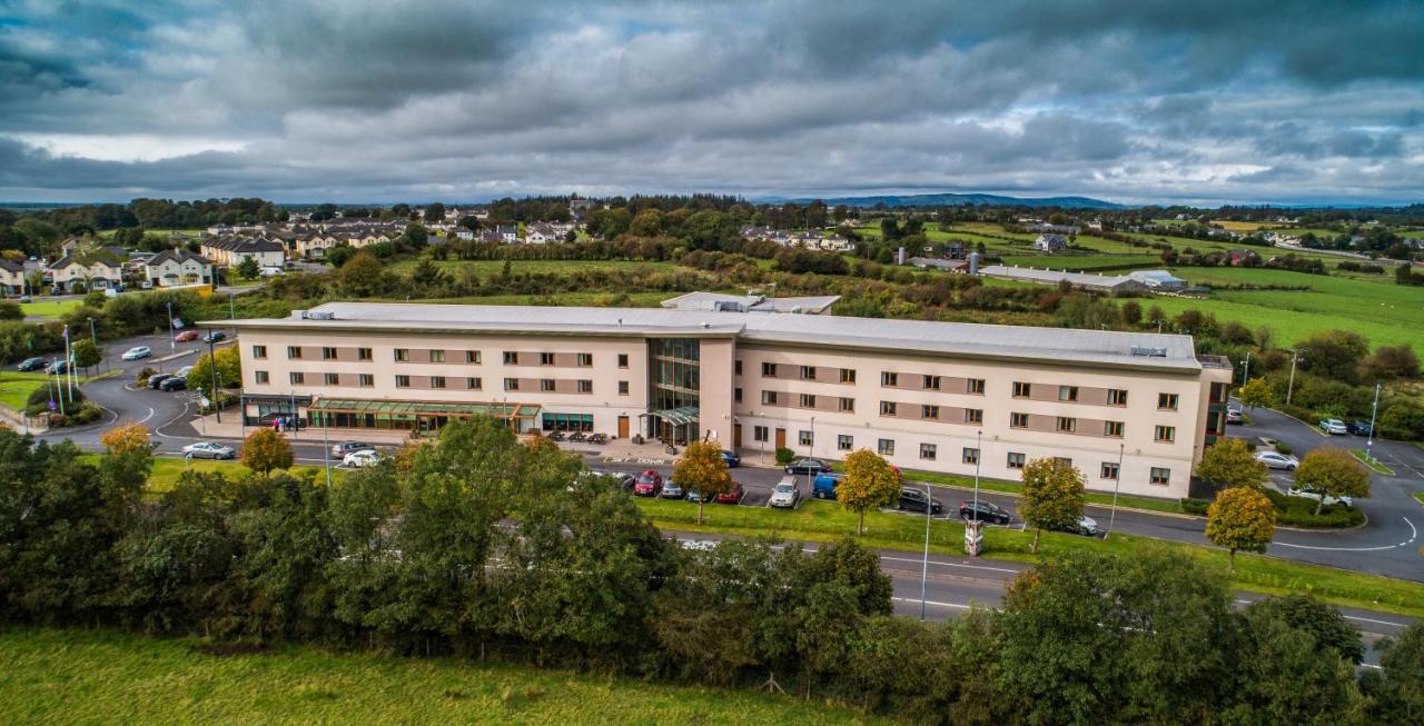 Mcwilliam Park Hotel Claremorris Extérieur photo