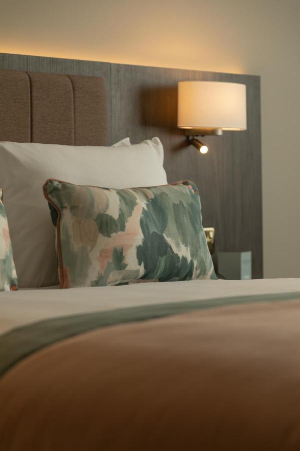 Mcwilliam Park Hotel Claremorris Extérieur photo