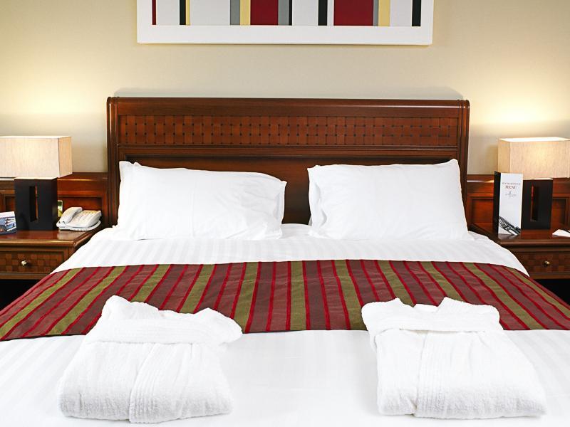 Mcwilliam Park Hotel Claremorris Extérieur photo