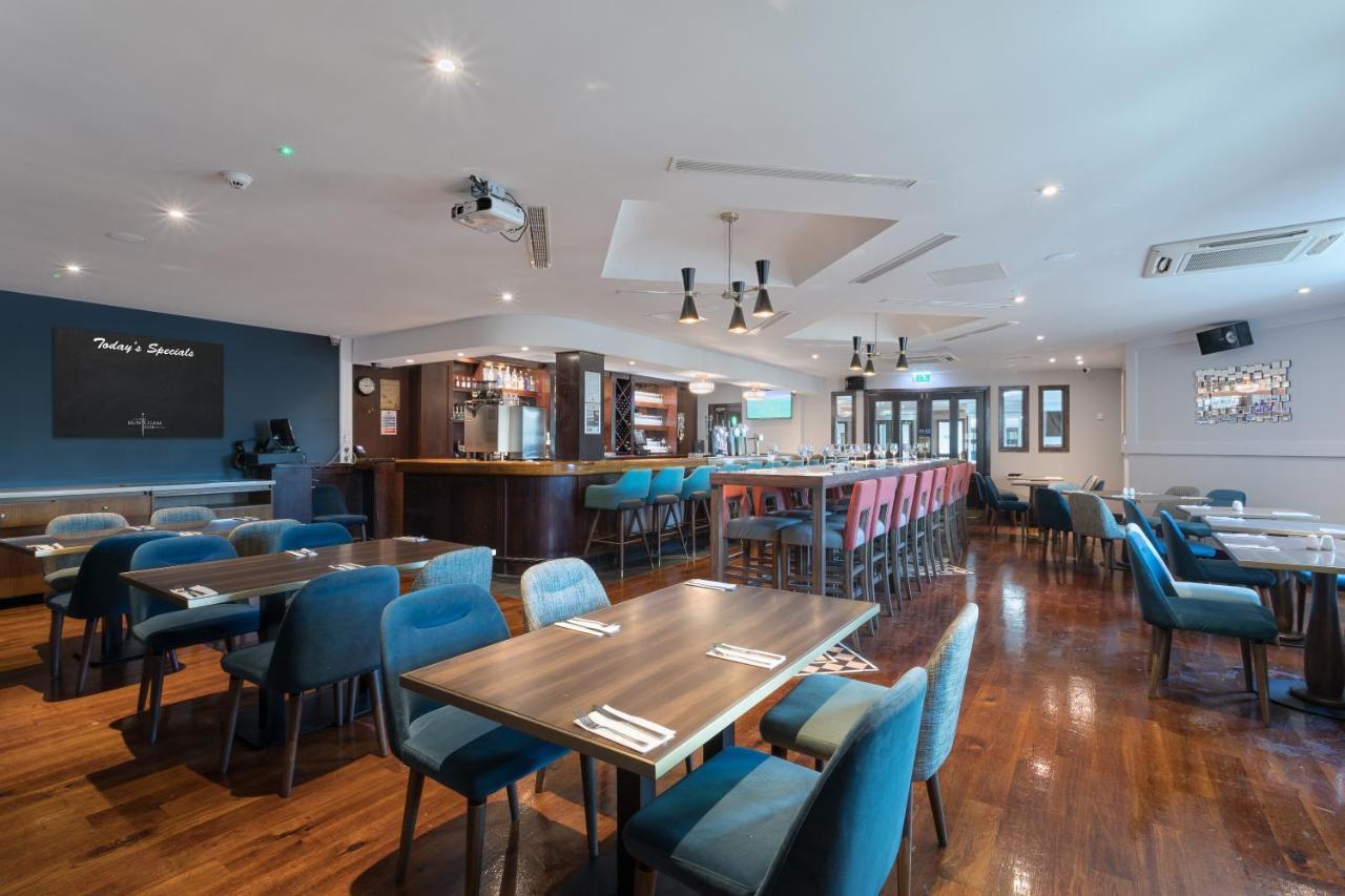 Mcwilliam Park Hotel Claremorris Extérieur photo