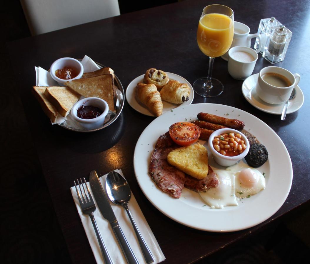 Mcwilliam Park Hotel Claremorris Extérieur photo